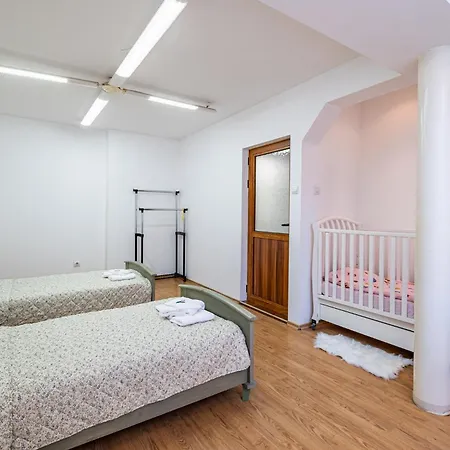 Excellent 2br Flat In Downtown アパート