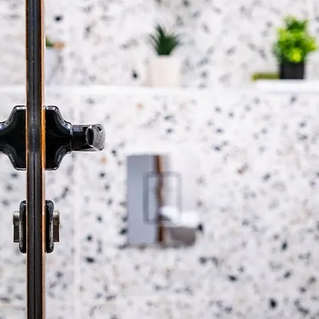 Excellent 2br Flat In Downtown * ヴァルナ