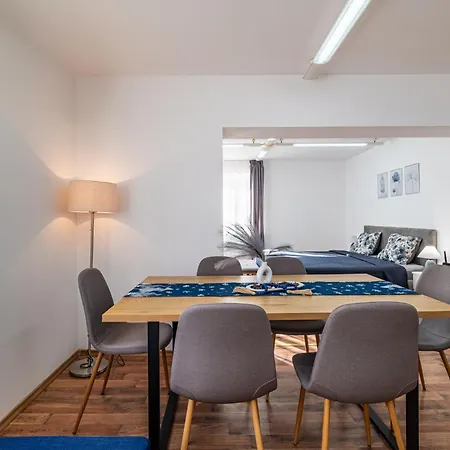 Excellent 2br Flat In Downtown