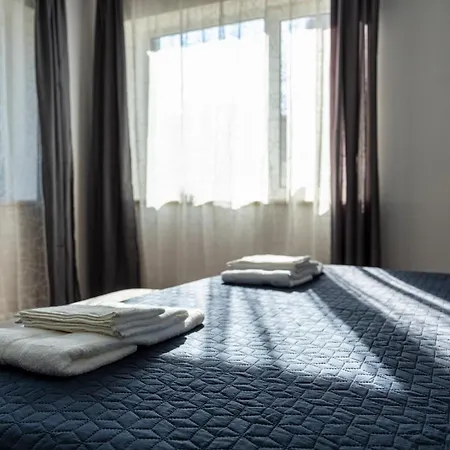 Excellent 2br Flat In Downtown Apartamento Varna