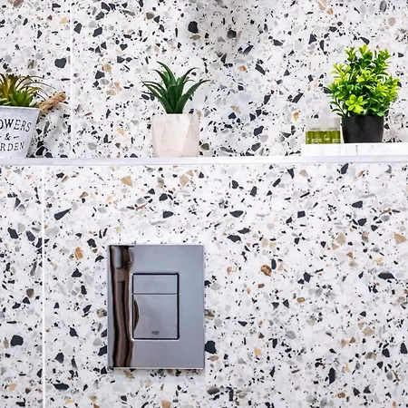 Excellent 2br Flat In Downtown アパート ヴァルナ